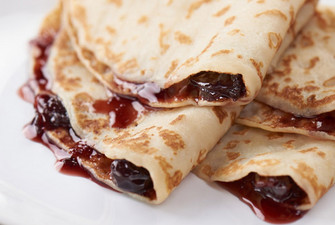 Clătite cu dulceaţă de prune